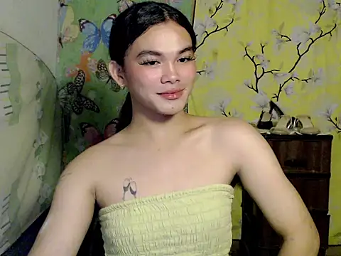 urgirljane online show from October 17, 1:03 pm