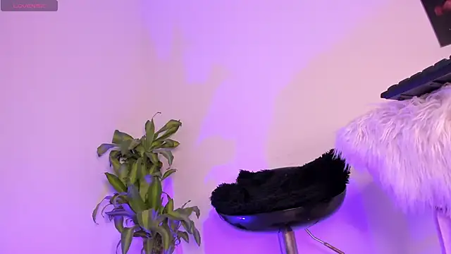 Michell Whitets online show from October 3, 6:57 am