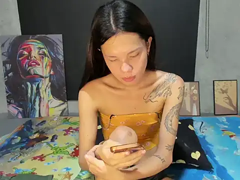 Colette Thompson online show from February 27, 3:45 am