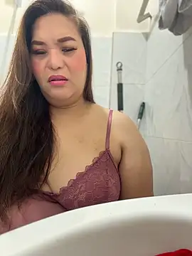 ashleygrahamts online show from November 16, 2:05 pm