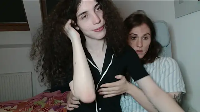 Snapshot of tsbubbles760 chatting on October 19, 10:13 pm tsbubbles760 online show from October 19, 10:13 pm