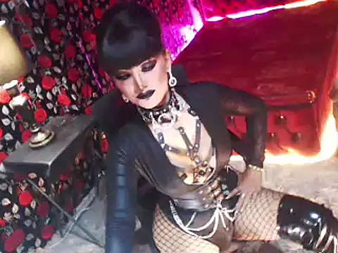 hail ur queenx online show from September 22, 8:03 pm