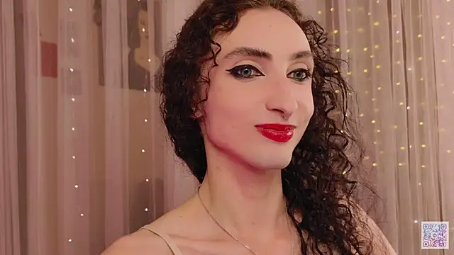 Snapshot of Queen_of_tease chatting on October 16, 6:07 pm Queen of tease online show from October 16, 6:07 pm