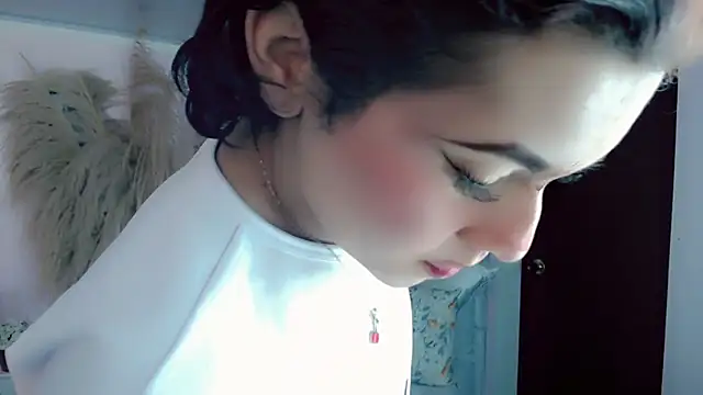 nathalialoes1 online show from December 5, 7:42 pm