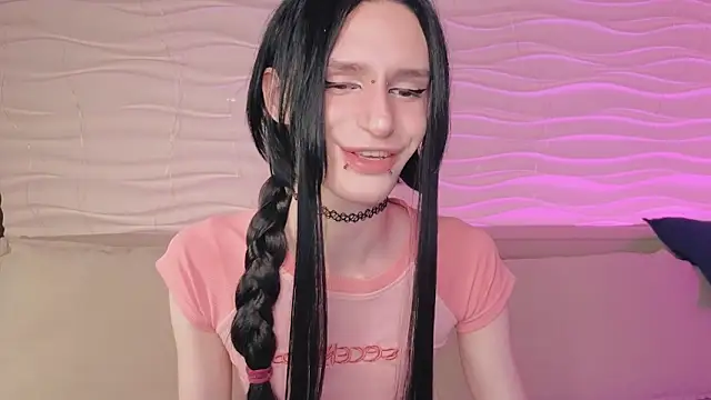 madi snow online show from February 28, 6:09 am