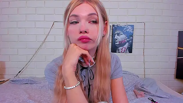 Blondy Fina online show from October 5, 5:08 am