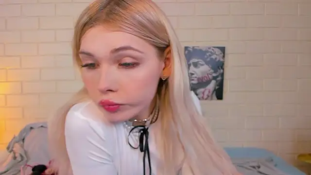 Blondy Fina online show from October 18, 4:49 am