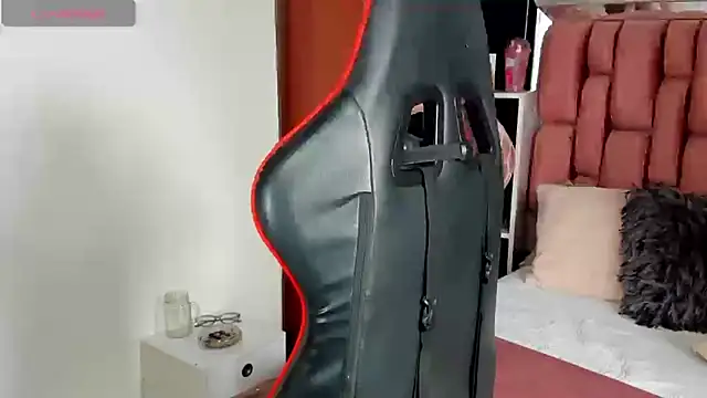 sara slut21 online show from March 7, 5:31 pm