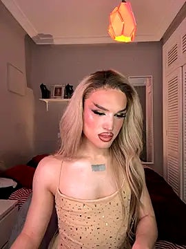 lacattiva online show from November 26, 8:11 pm