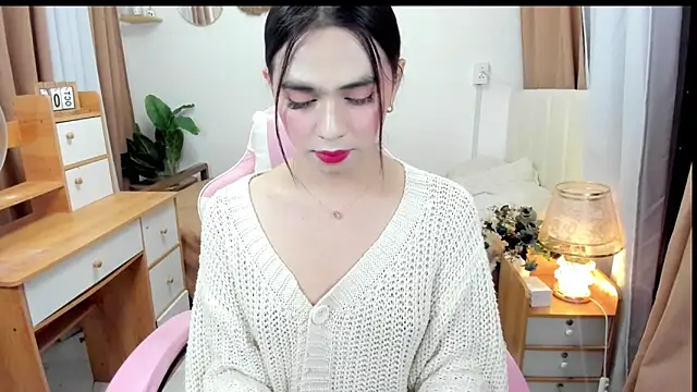 joyfulmartinaa online show from October 7, 4:30 pm