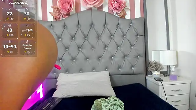 Lucia-Horny24 online show from September 23, 4:07 am