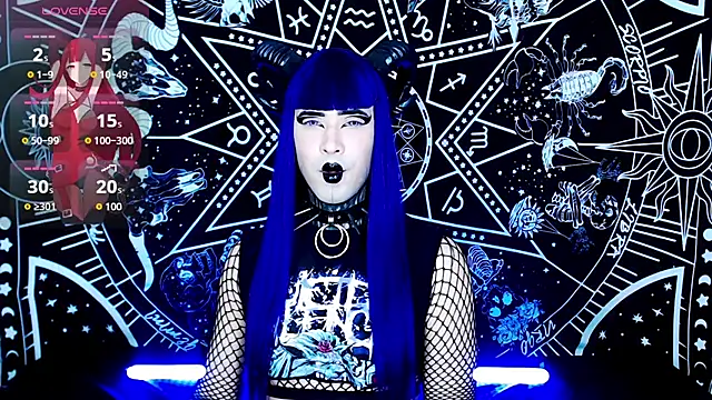 Snapshot of naomi_satan chatting on October 23, 1:31 am naomi satan online show from October 23, 1:31 am