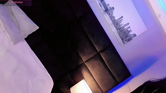 Ana Paaula23 online show from October 30, 8:30 pm