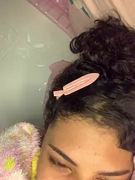 luluzinhax online show from February 21, 6:27 am