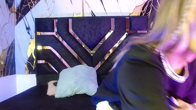 scarlettqueencs online show from September 18, 4:40 am