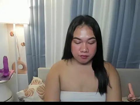 TsUncutKaren online show from November 14, 6:49 pm