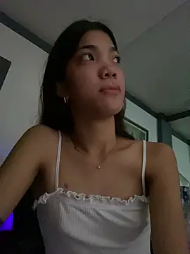 CassieSommereux online show from March 18, 7:40 am