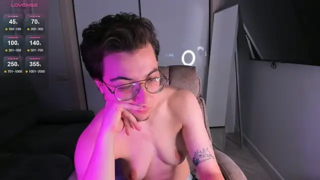 tyler bergg online show from September 26, 11:57 pm