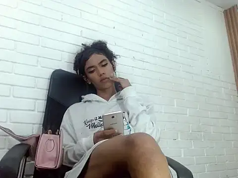 Penelopee Rouse online show from November 4, 7:35 pm