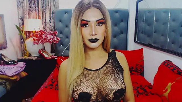 Snapshot of misstresbigcockXXp chatting on October 22, 3:14 pm misstresbigcockXXp online show from October 22, 3:14 pm