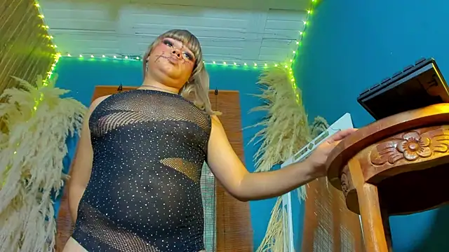 Tiffany deluxe online show from October 31, 1:42 pm