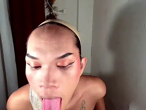 amandareddragon online show from October 26, 5:14 am