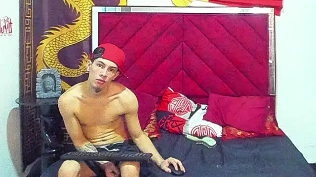 Pride couple online show from January 13, 5:15 am