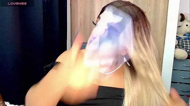 Sofiabigcock22 online show from January 6, 6:12 pm