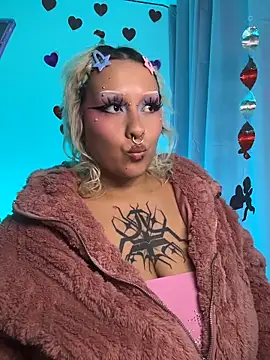 pinkbaddie777 online show from February 13, 2:40 am