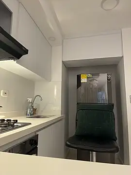 iisabigsquirt online show from January 5, 11:41 pm