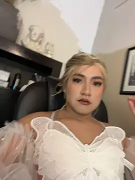 TaylorSweetI online show from July 24, 10:25 am