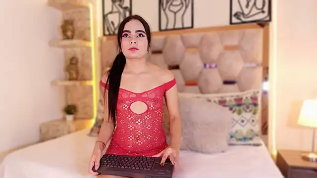 Sophieh Sweet online show from February 8, 3:45 am