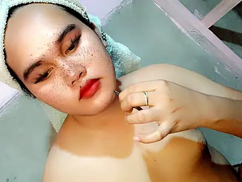 TASTE LIKECANDY online show from February 6, 1:49 pm