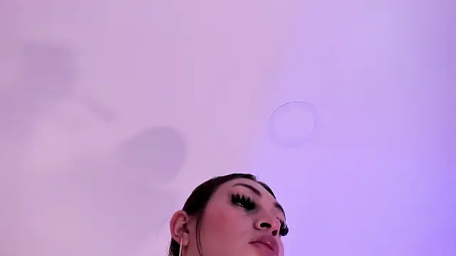 lizz lunna online show from February 28, 10:05 pm