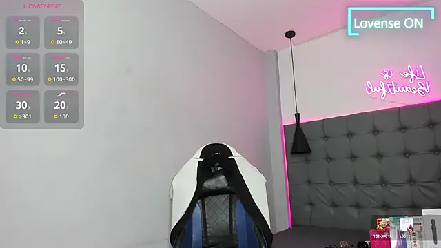 scarletcherry18 online show from June 3, 5:09 am