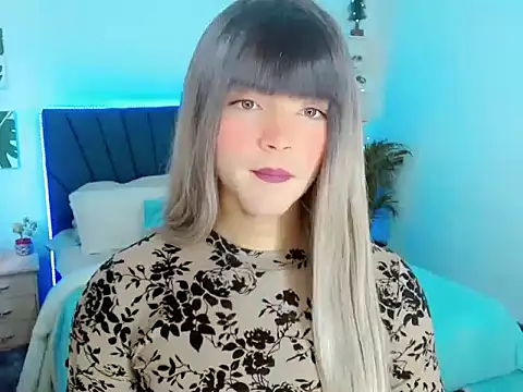 ZoeSchmmit online show from July 29, 5:00 pm