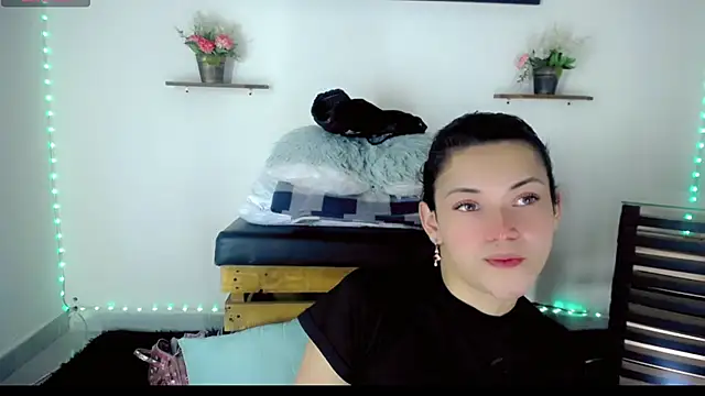 NathalialLooes online show from February 25, 5:34 am