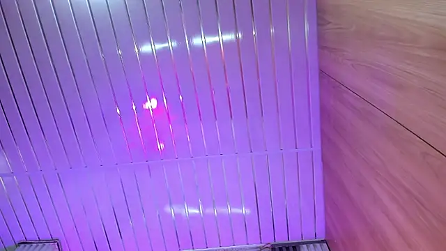 mlucreciasucker303av online show from February 6, 9:09 pm