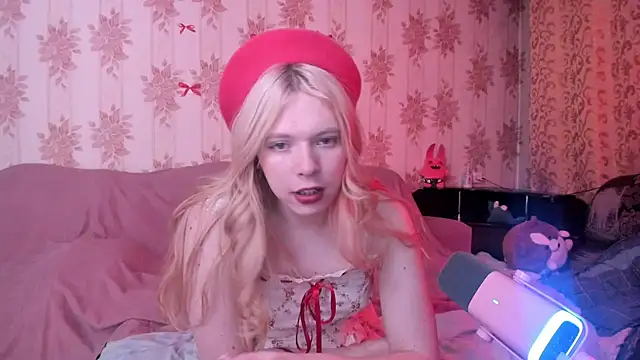 Cutie Bambi online show from February 24, 11:25 am