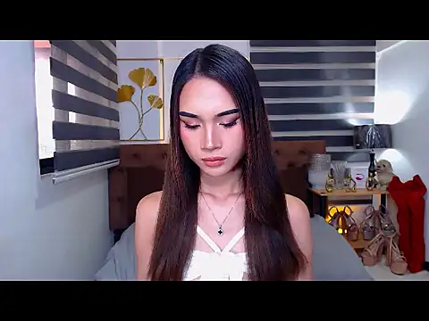 JuicyCockThea online show from August 6, 1:23 am