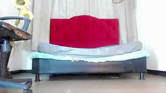 Cayetana Black  online show from February 25, 9:30 pm