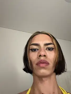 Amira BabyHot online show from March 25, 9:14 am