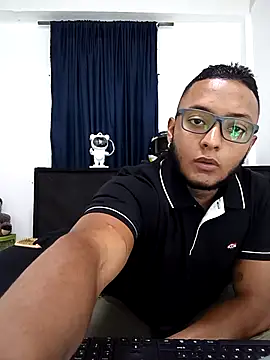 MascTyler online show from March 30, 9:38 pm