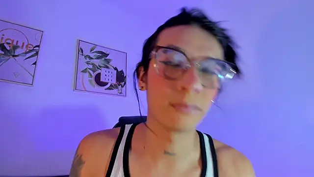 Maddie Ray online show from June 3, 11:33 am