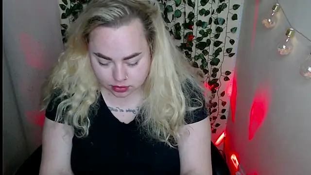 sweetvlada online show from May 17, 4:39 pm