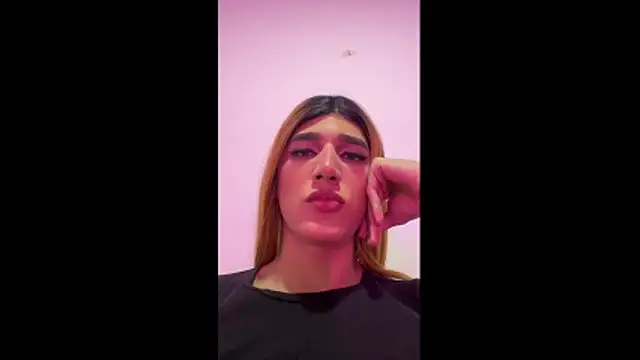 kissmia  online show from May 26, 1:35 am