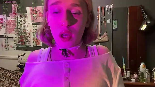 Miss Amy00 online show from August 3, 12:43 am