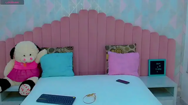 ariadnna princes online show from June 5, 4:05 am