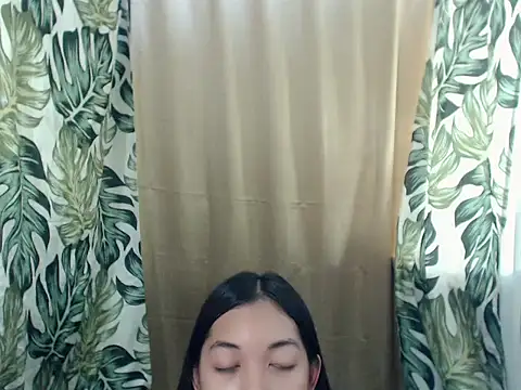 itsme gwen online show from June 5, 6:52 am