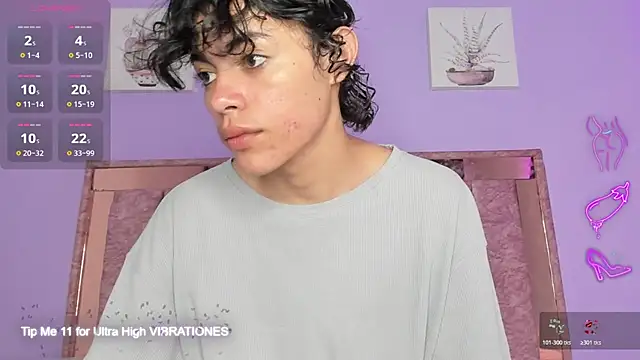 SamCuteFemboy online show from July 1, 4:40 pm